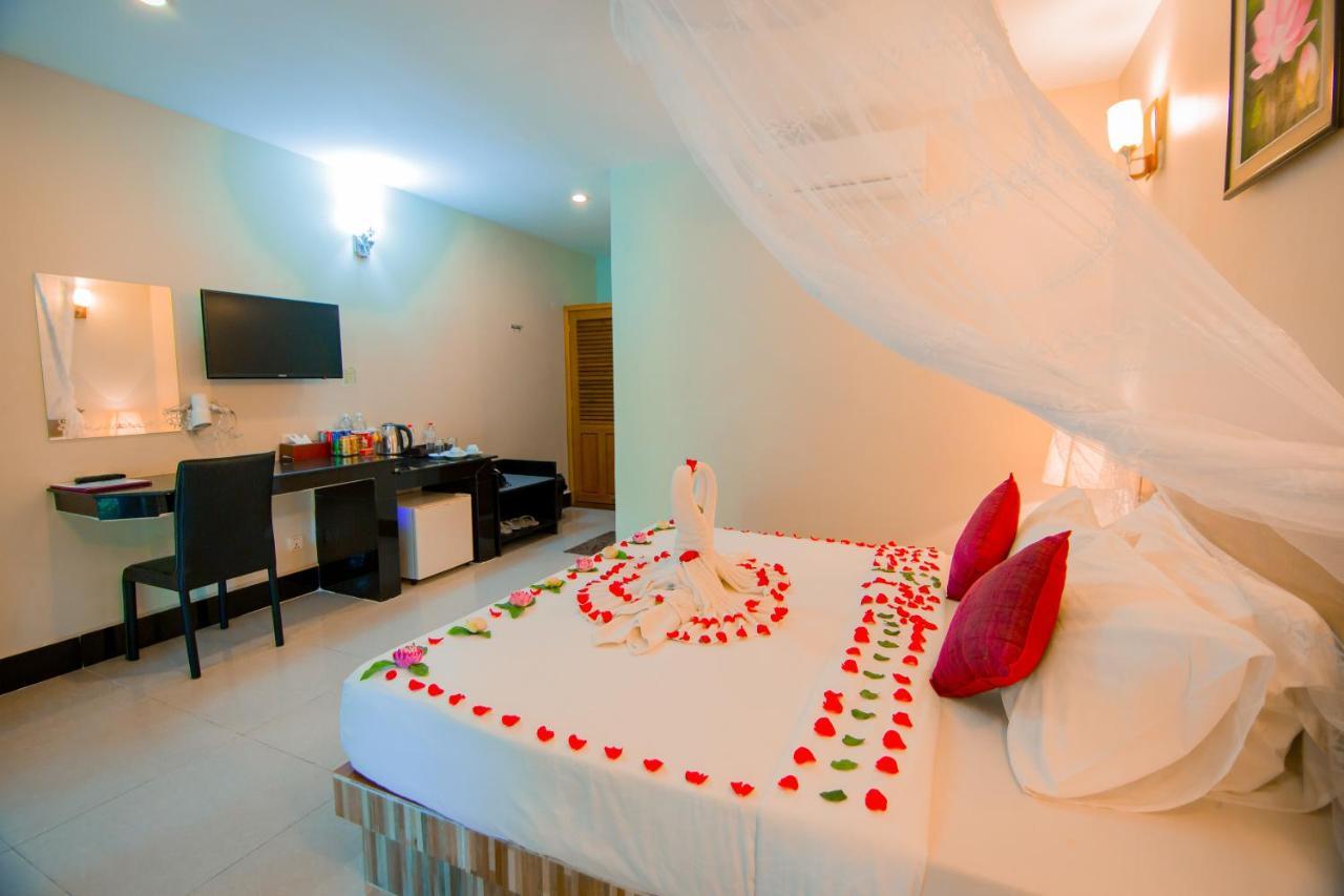 Twin Palms Resort Sihanoukville Exterior photo