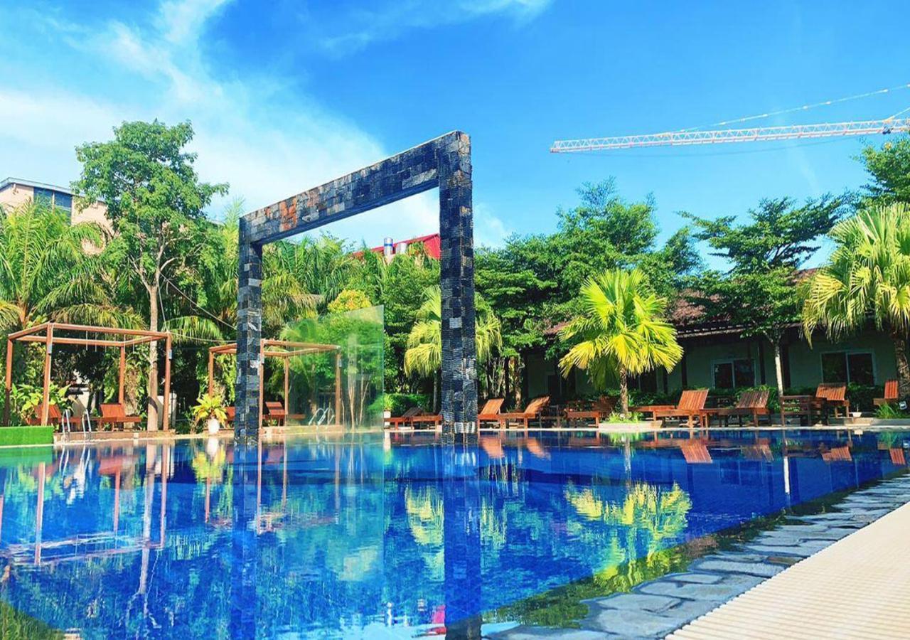 Twin Palms Resort Sihanoukville Exterior photo