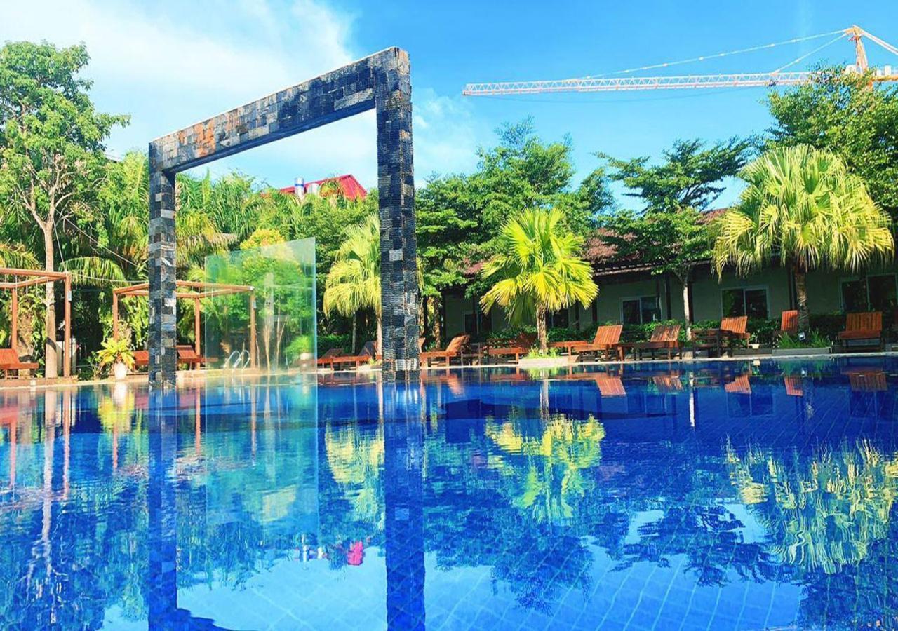 Twin Palms Resort Sihanoukville Exterior photo