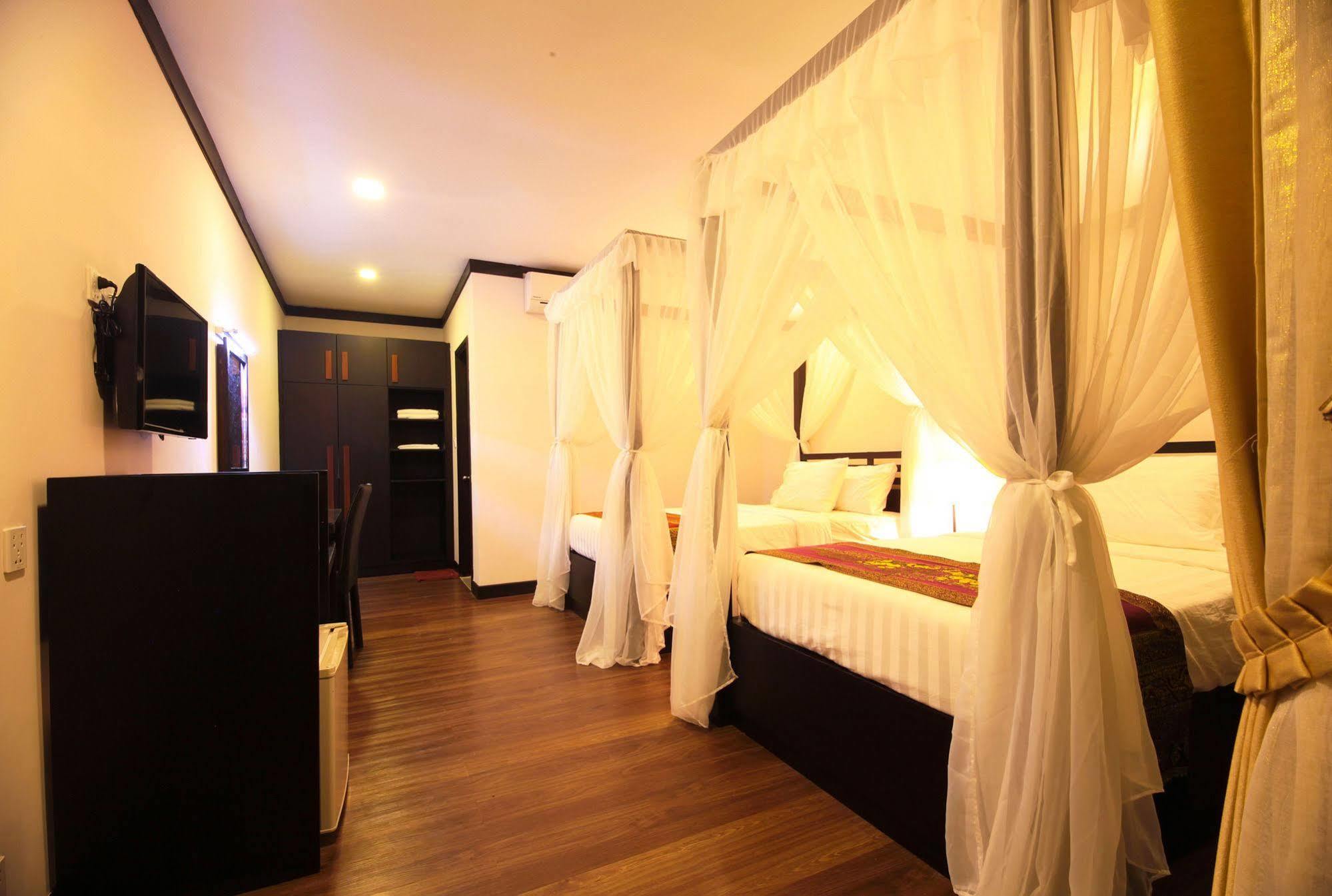 Twin Palms Resort Sihanoukville Exterior photo