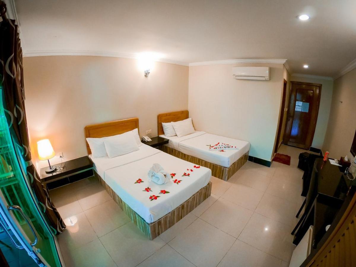 Twin Palms Resort Sihanoukville Exterior photo